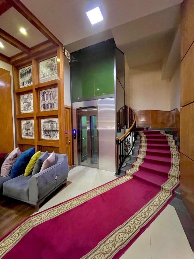 Hotel Plaza Viktoria Ґюмрі Екстер'єр фото