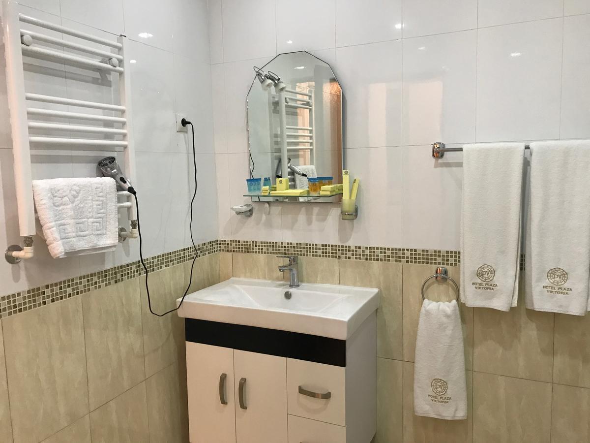 Hotel Plaza Viktoria Ґюмрі Екстер'єр фото