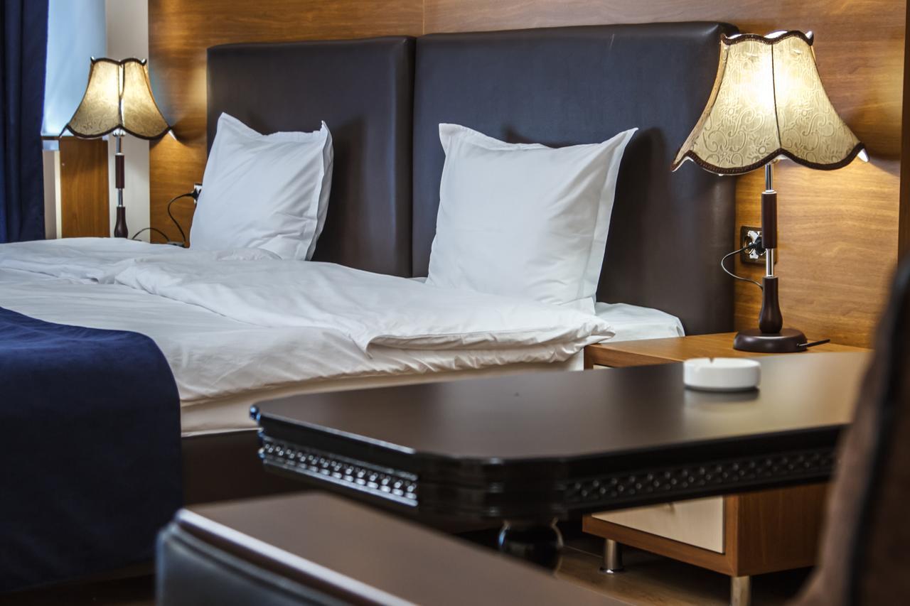 Hotel Plaza Viktoria Ґюмрі Екстер'єр фото